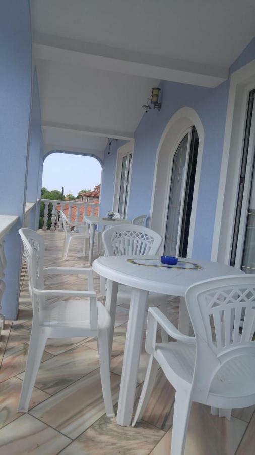 Apartman Janja Porec Exterior photo