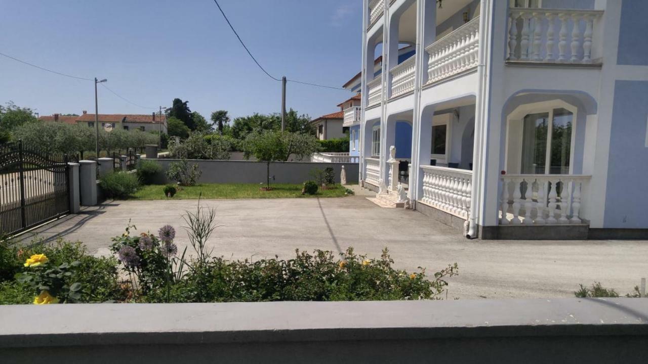 Apartman Janja Porec Exterior photo